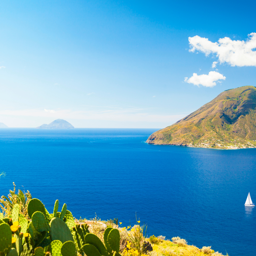 Tour delle Isole Eolie (agosto – settembre)